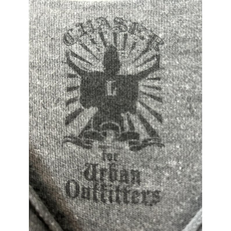 Chaser For Urban Outfitters Les Miserables T-Shirt Size Large Thrashed Vintage image 8