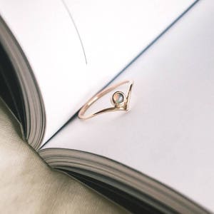 Chevron Rina ring. Opal. 14K yellow gold