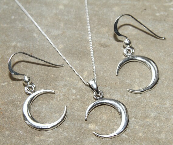 All 925 Sterling Silver Small Simple Crescent Moon Pendant All 925 Sterling Silver Small Simple Crescent Moon Pendant