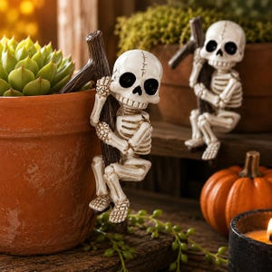 Skeleton Pot Hanger, Skull Planter Decor, Halloween Plant Hanger, Spooky Garden Decor, Plant Lover Gift