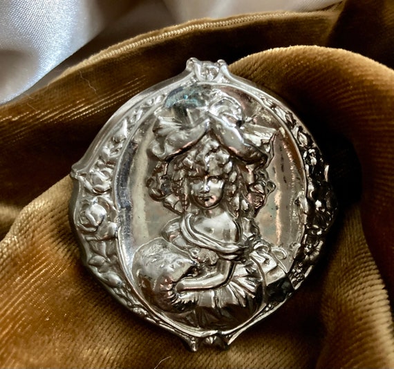 Art Nouveau Cameo Silver Brooch Repousse Lady Cam… - image 2