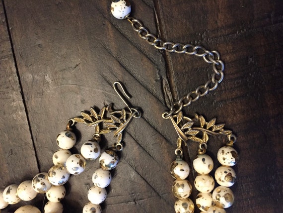 Vintage Triple Strand Beads Gold + White Flecked … - image 9