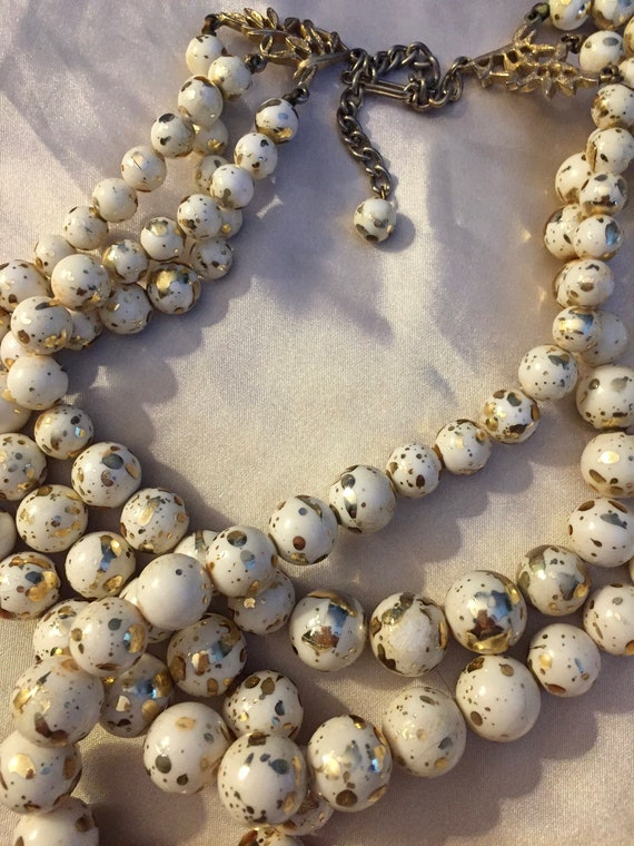 Vintage Triple Strand Beads Gold + White Flecked … - image 3