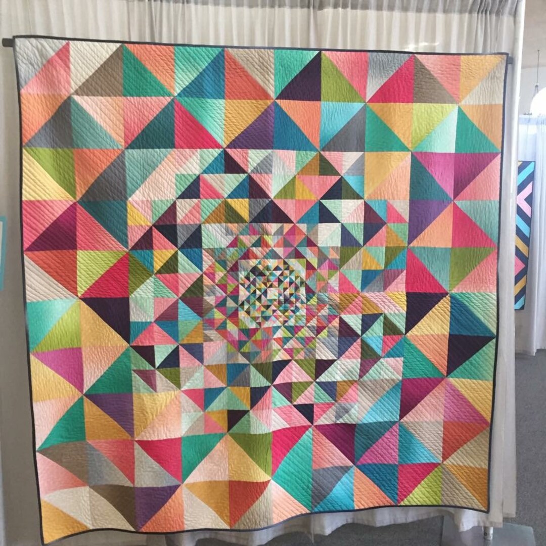 【美品】UN3D. LAYERED LIKE QUILTING CT 36 Digital PDF Quilt Block Pattern|inner City Quilt Block