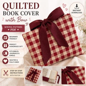 Könnte beinhalten: Ein gesteppter Buchumschlag mit Schleife, mit einem rot-cremefarbenen Karomuster. Der Umschlag ist vollständig gefüttert und hat eine bordeauxfarbene Schleife. Der Text lautet "QUILTED BOOK COVER with Bow" und "SEWING PATTERN PDF".
