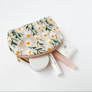 Daisy Makeup Bag Sewing Pattern PDF | Easy Zipper Pouch Tutorial for Beginners