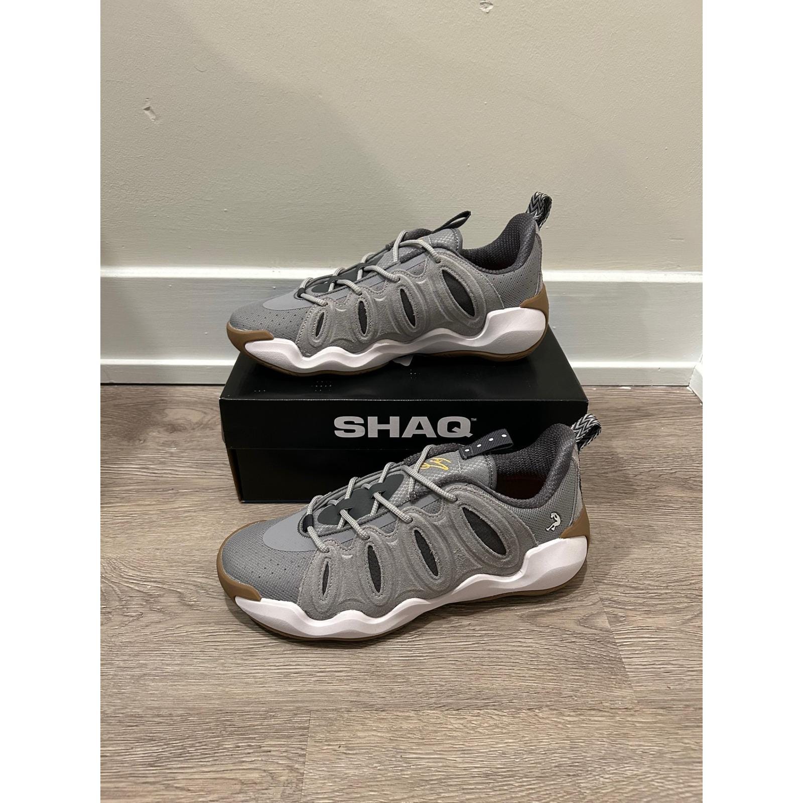Shaq 4X Mens Basketball Shoes Medium Grey Gum Sole Sneakers  display picture 2