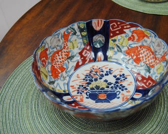 Antique Meiji Era Koi Fish Scalloped Edging Imari Japanese Bowl