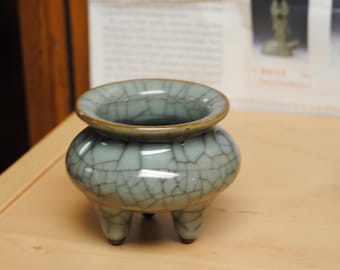 Vintage Chinese Hangzhou Minsheng Footed Bowl
