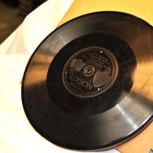 Wenn ich Ihnen ein Bild von Berlin schicke, senden wir Ihnen eine Edison Diamond Disc Aufzeichnung