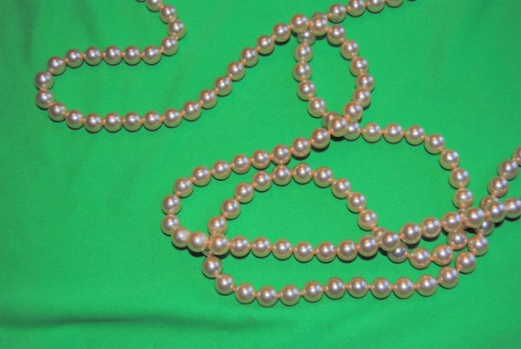 Vintage Long Faux Pearl Necklace with Box Closure - image 4