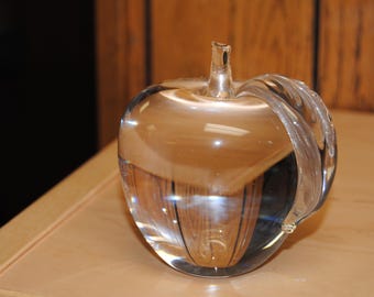 Pisapapeles vintage de manzana de cristal macizo transparente
