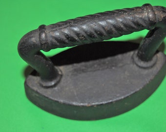 Antique SAD Iron Salesman Sample Size cast iron