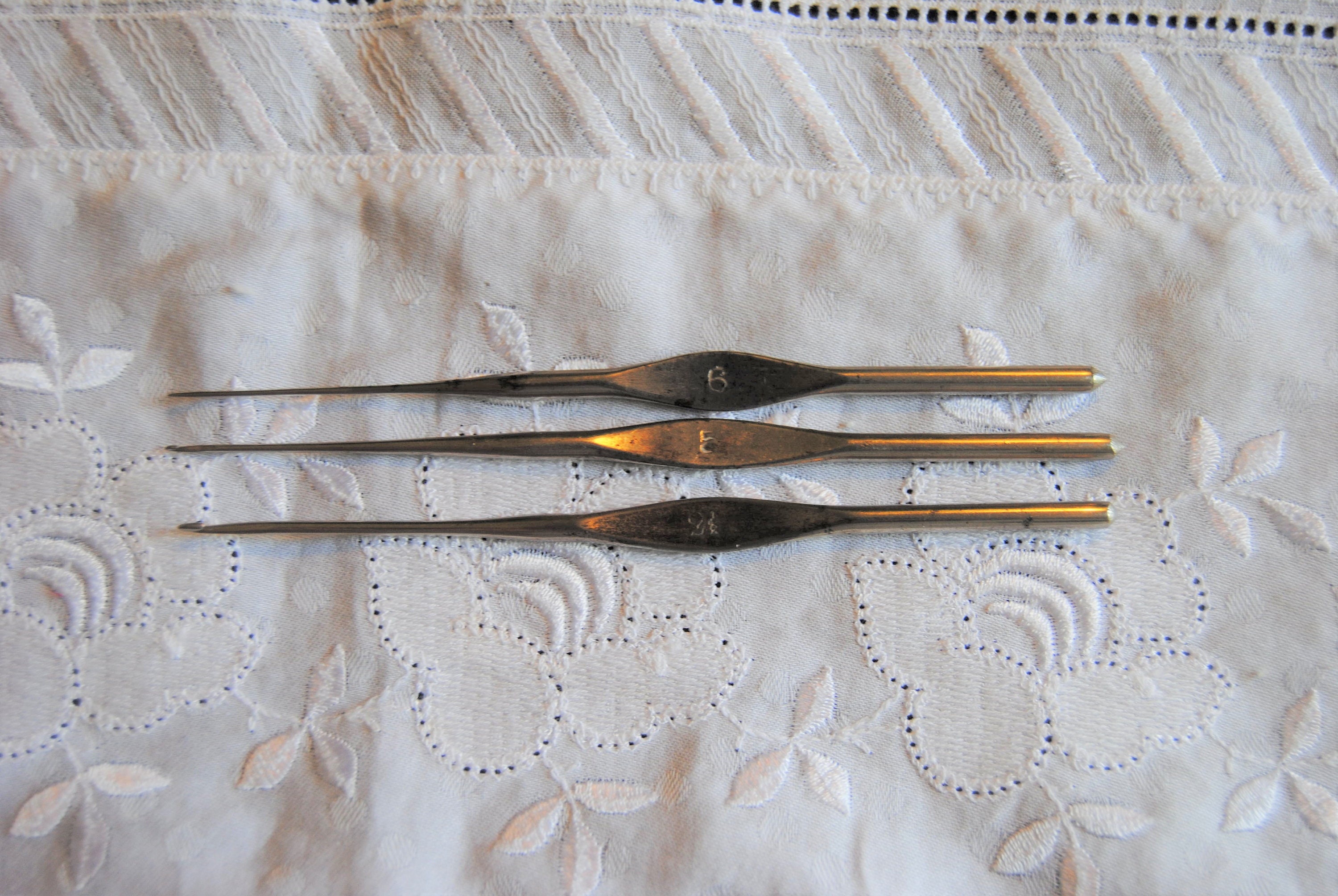 Steel Crochet Hook by Boye, Walco, L'oreal, Bates, Size 10, 3, 2, 1,  Vintage 1950s, Earlier Home Craft Tools, Hand Made Lace 