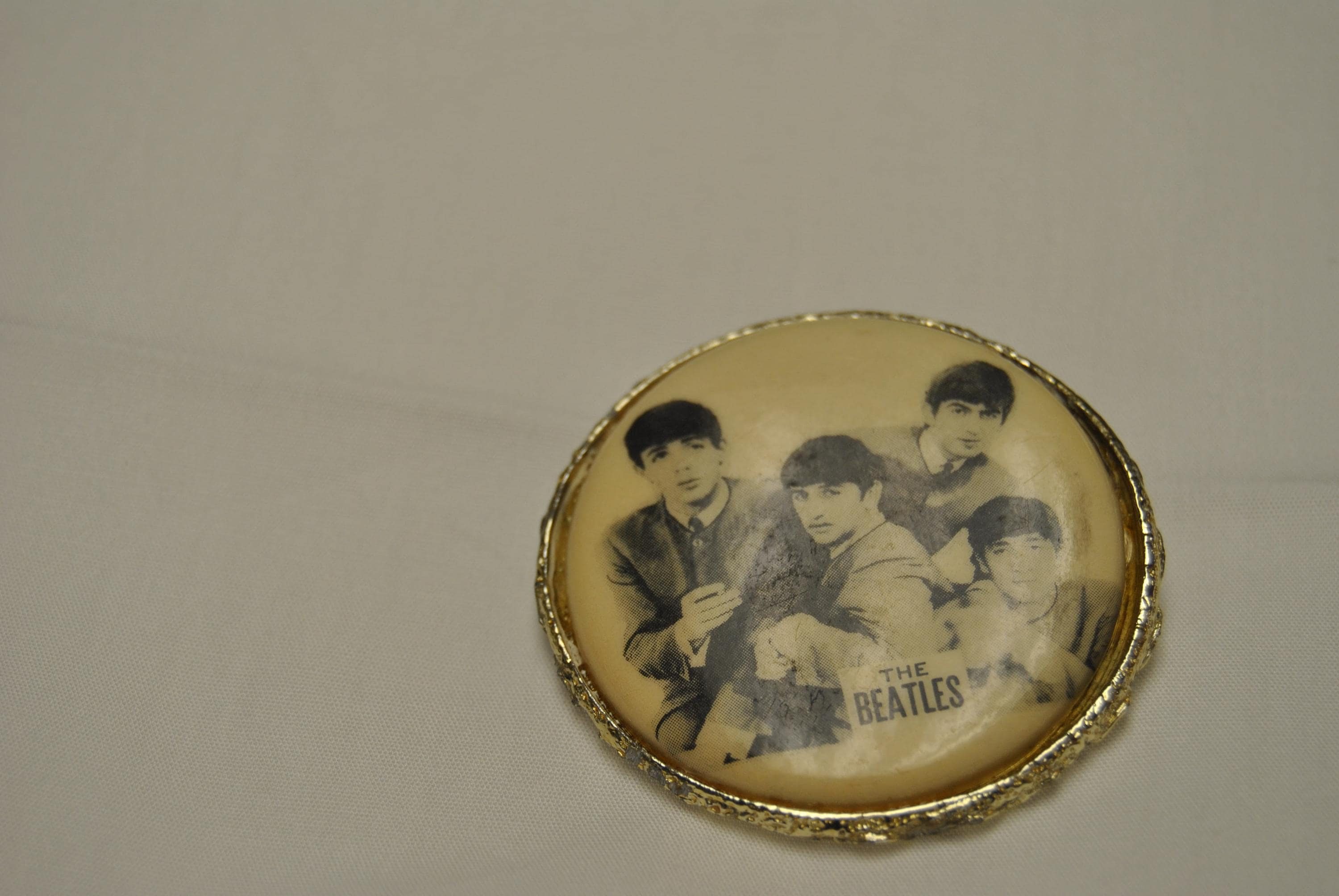60年代　ヴィンテージ　ビートルズ　ブローチ Beatles Brooch 1964 Vintage Abggoodstuff - Etsy