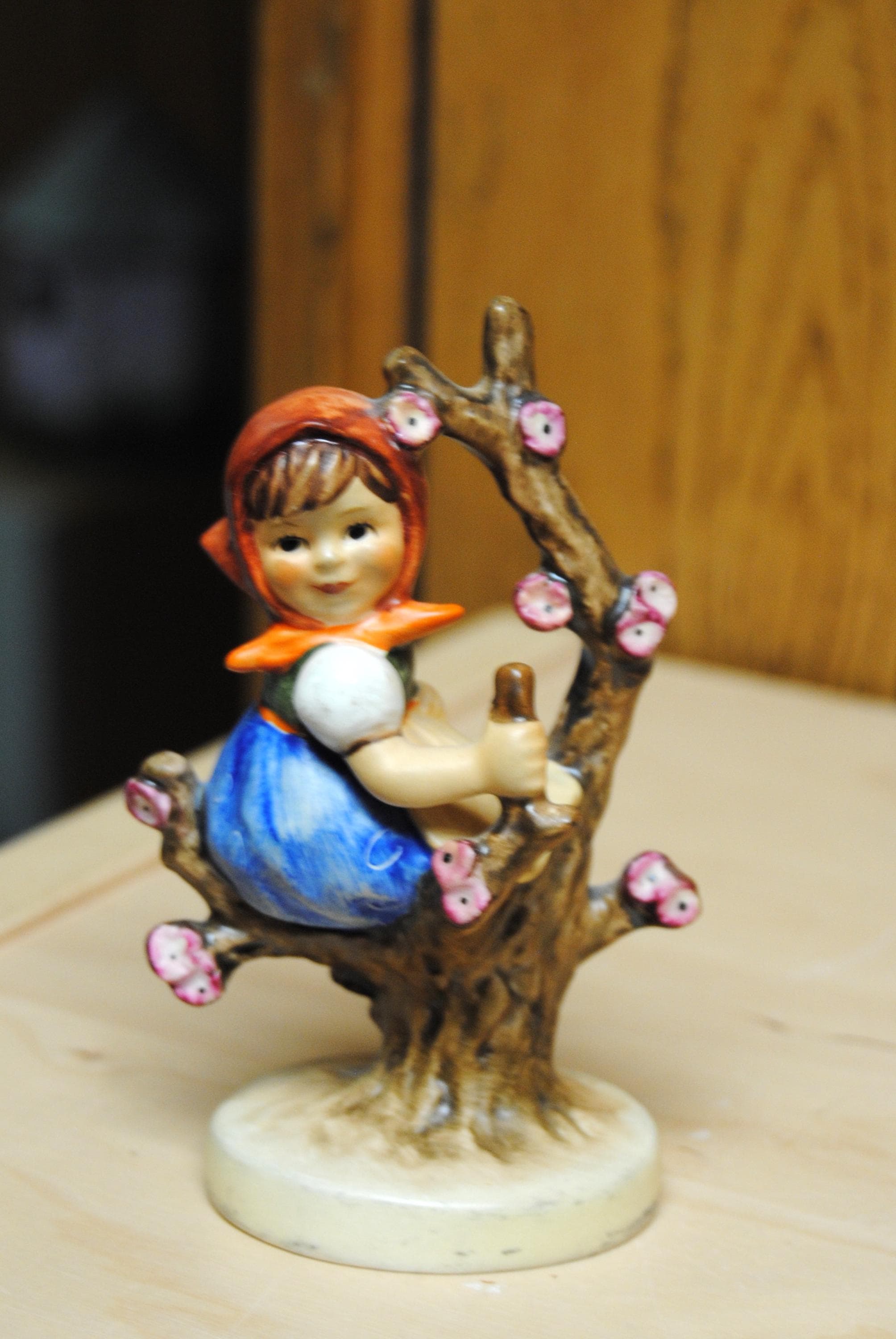 Hummel Figurine 141 Apple Tree Girl - Etsy