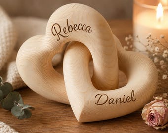 Cadeau personnalisé d'anniversaire de 5e anniversaire en bois pour lui, sculpture en bois personnalisée en forme de coeur infini, souvenir de mariage avec noms entrelacés, décoration de chambre à coucher