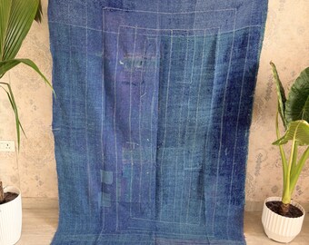 Pezzo unico: coperta reversibile in cotone con trapunta Kantha vintage, cucita a mano.