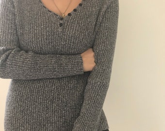 Long Sleeve Ribbed V-Neck Sweater - Reference Point