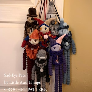 Haakpatroon voor een clownpop – Sad-Eye Pete Amigurumi, geïnspireerd op een nar | Little Aud Things afbeelding 1
