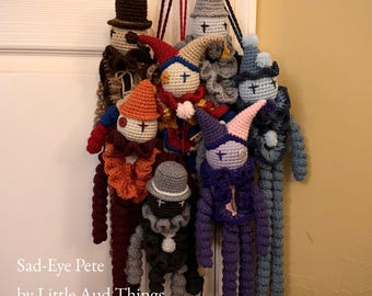 Wzór na szydełkową lalkę klauna – Pete o smutnych oczach, amigurumi, inspirowany błaznem | Little Aud Things