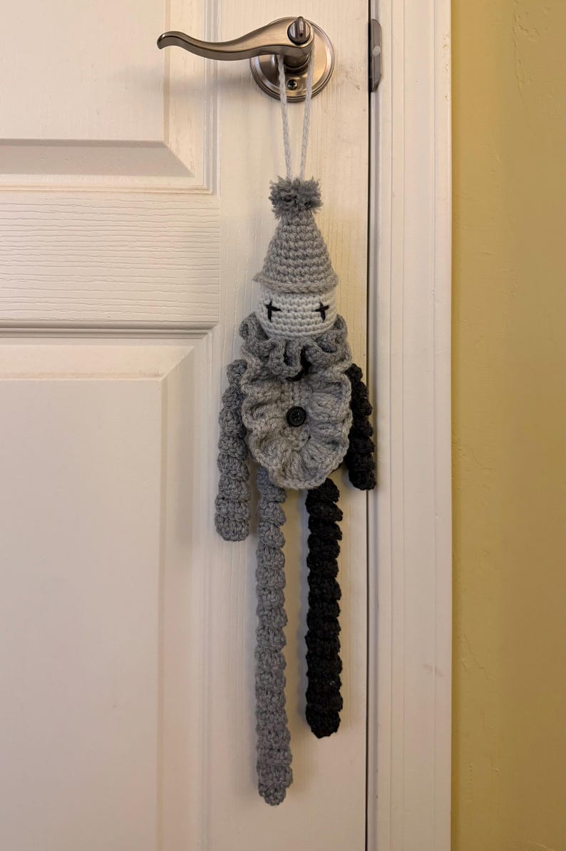 Haakpatroon voor een clownpop – Sad-Eye Pete Amigurumi, geïnspireerd op een nar | Little Aud Things afbeelding 3