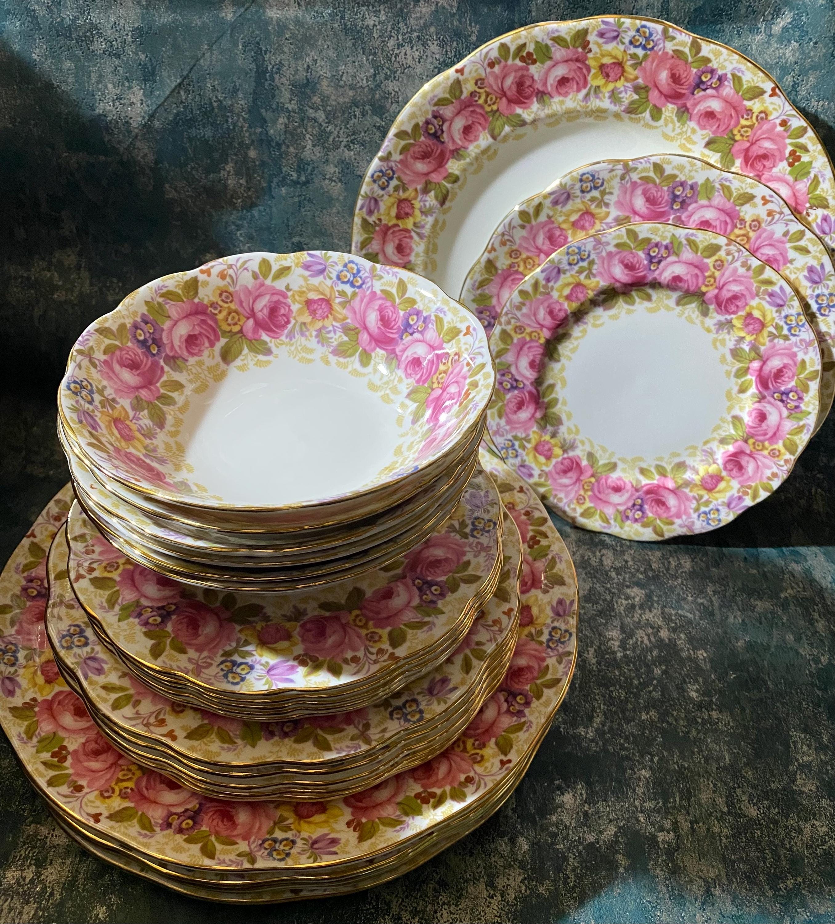 Royal Albert Serena Bone China Dinnerware Set Floral England Plates royal-albert-serena-bone-china-dinnerware-set-floral-england-plates