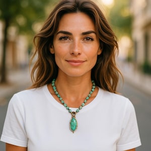 Handcrafted Turquoise Necklace with Kingman Pendant Elegant Gemstone Necklaces for Women