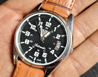 Vintage Automatic Seiko 5 black dial refurbished wrist watch caseback solid 36mm