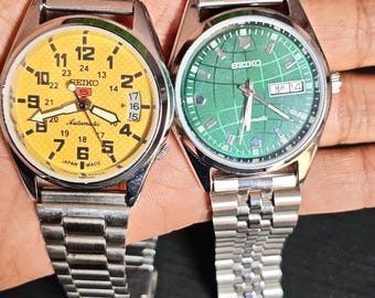 Lotto di 2 orologi vintage Seiko 5 automatici da uomo, con giorno e data, realizzati in Giappone