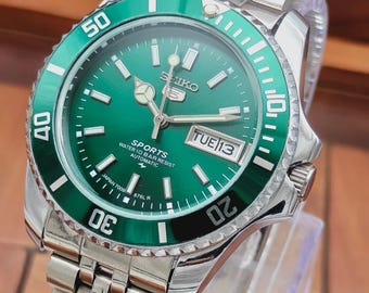 Vintage Seiko 5 Automatic Men's Wrist Watch Green Sports Ref-6309