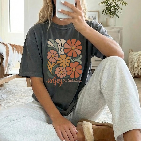 Enjoy the Little Things Boho Floral T-shirt Retro Daisies Graphic Tee Positive Inspiration Quote Plant Shirt Trendy Gift for Her