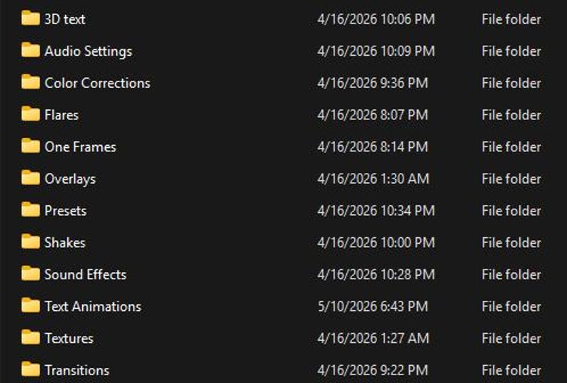 Puede incluir: Un fondo oscuro muestra una lista de carpetas de archivos con nombres como "3D text", "Audio Settings" y "Color Corrections". Cada carpeta tiene una marca de tiempo y la etiqueta "File folder". La lista probablemente est&aacute; relacionada con la edici&oacute;n de v&iacute;deo.
