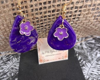 Lágrima y bucle de flor