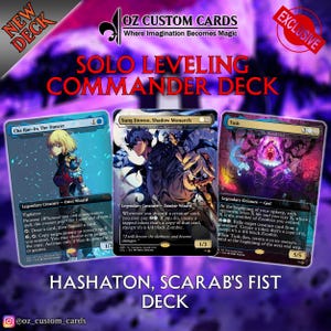 Könnte beinhalten: Ein Werbebild für ein individuelles Kartenspiel mit drei illustrierten Karten. Die Karten tragen die Namen "Cha Hae-In, The Dancer", "Sung Jinwoo, Shadow Monarch" und "Tusk". Das Deck trägt den Titel "Solo Leveling Commander Deck" und "Hashaton, Scarab's Fist Deck".