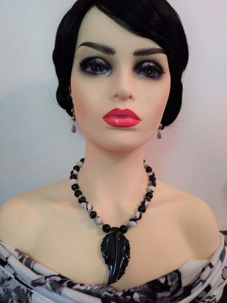 Faceted Black white Agate 12 mm w hand craved Leaf Pendant Necklace