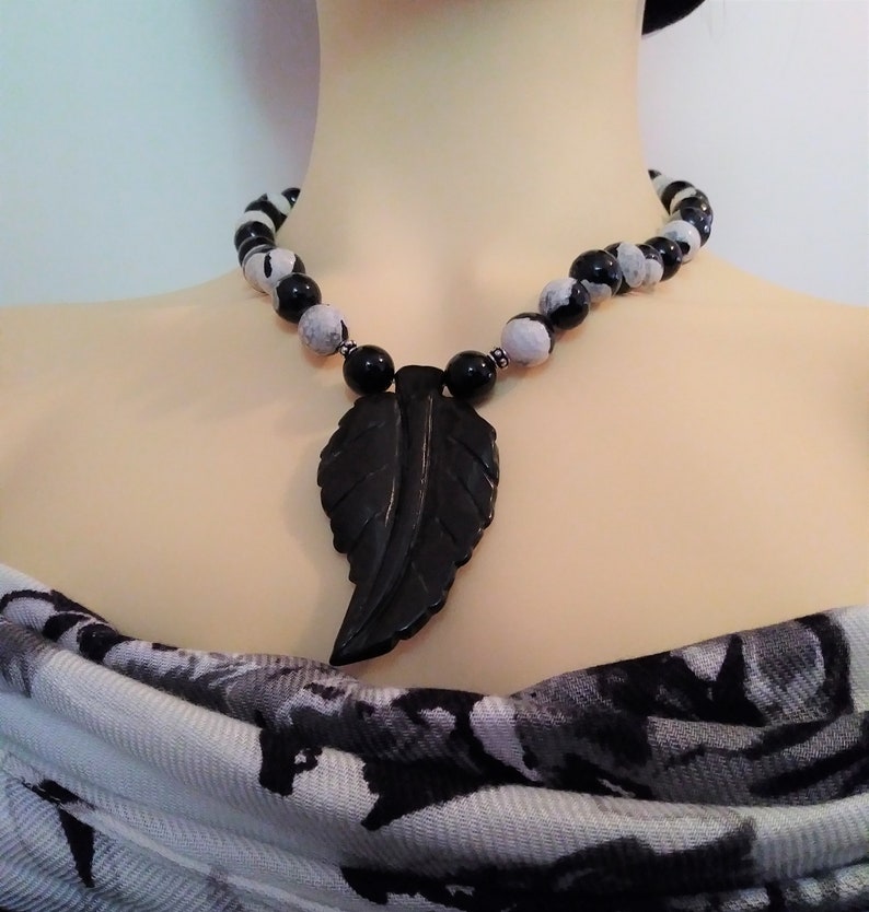 Faceted Black white Agate 12 mm w hand craved Leaf Pendant Necklace