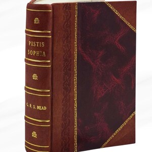 K&ouml;nnte beinhalten: Eine wei&szlig;e Keramik-Tasse mit schwarzem Henkel und dem Text "But First, Coffee" in schwarzer, handschriftlicher Schrift. Die Tasse steht auf einer wei&szlig;en Oberfl&auml;che.
