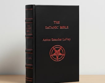 La Biblia Satánica (edición encuadernada en cuero) de Anton LaVey