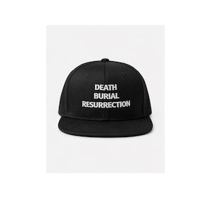 Gorra Snapback DBR Threads, gorra de estilo urbano cristiano, gorra bordada en blanco o negro, gorra premium minimalista de inspiración religiosa.