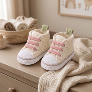 Crochet Baby Shoes Sneakers Pattern PDF, Easy Beginner Baby Booties Crochet Pattern, Newborn Shoe Gift