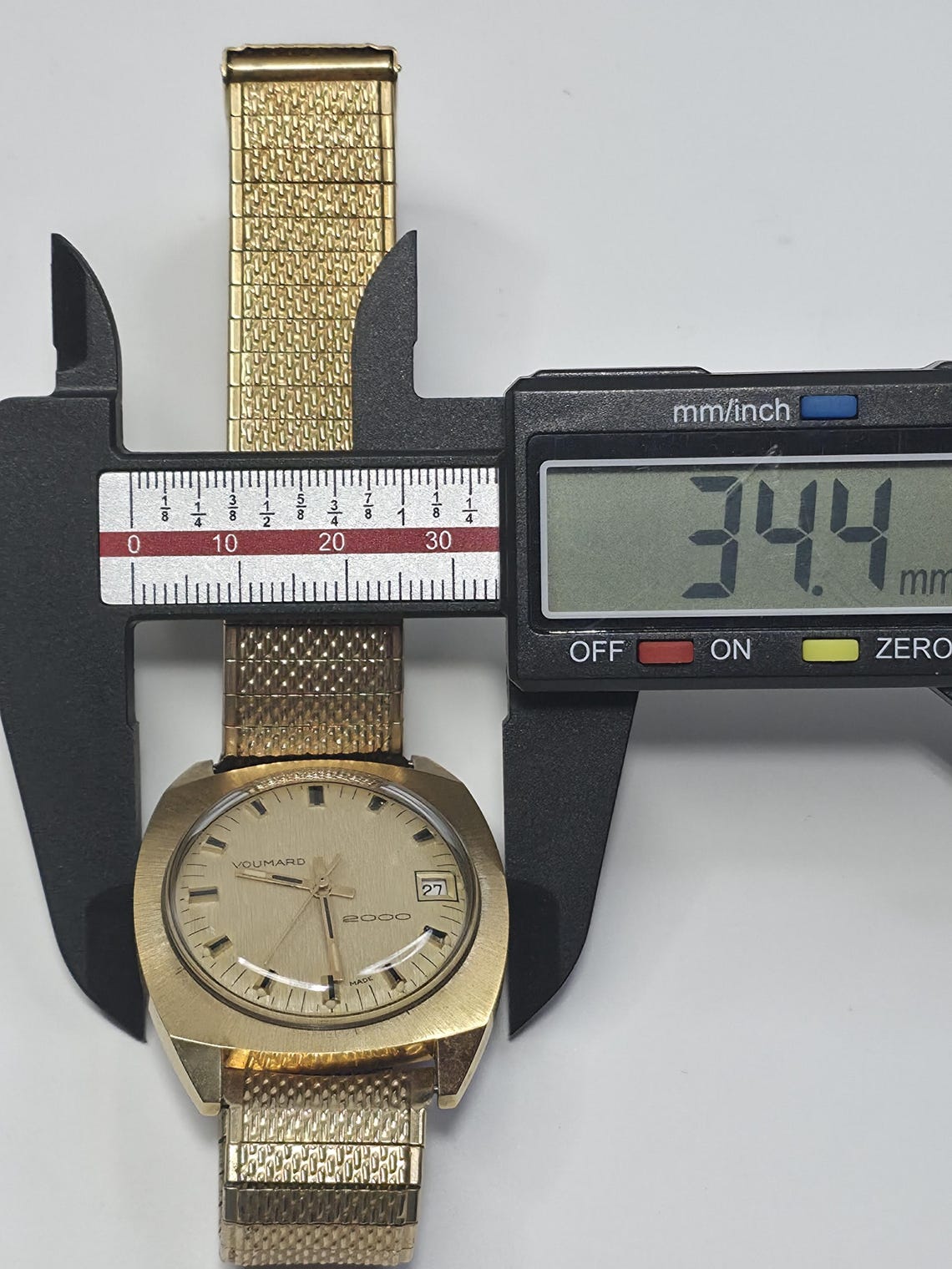 1968-1972 Serviced Vintage Swiss Voumard 2000 Back-Wind Watch – 1970s Gold Tone TV Case w/ Original Box, foto 3 de 5