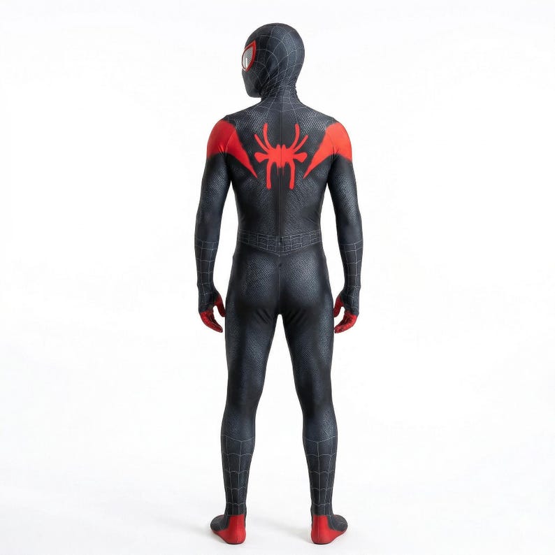 Puede incluir: Un juego de tres tazas de cer&aacute;mica con un acabado mate moteado. Las tazas son de color crema, gris claro y gris oscuro. Cada taza tiene un dise&ntilde;o simple y minimalista, ideal para caf&eacute; o t&eacute;.