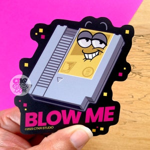 VS139 Blow Me Vinyl Sticker / Retro Gamer / Cartucho de videojuego a prueba de agua
