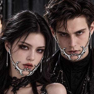 Silver Gothic Mechanical Face Mask, Cyberpunk Alien Jaw Jewelry, Halloween Cosplay Accessory