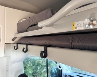 5x Multifunctional hanging hooks (under the Grand California 600 duvet)