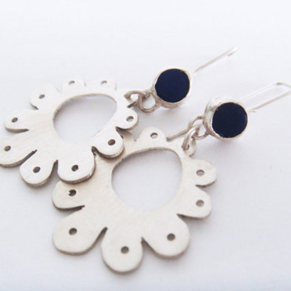 Sterling Silver Dangle Lapis Lazuli Earrings Femenine Modern Fine Jewelry, handcut, light simple and delicate earrings