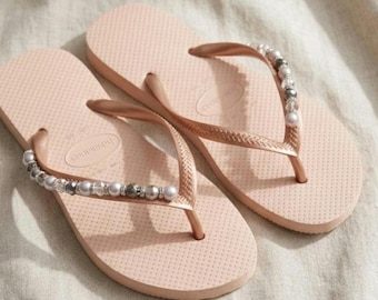 Havaianas Slim Edición Especial – Oro rosa con adornos de perlas y cristales