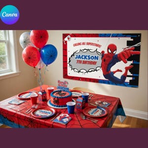 Op de afbeelding: Een set van drie keramische mokken met een gespikkelde, matte afwerking. De mokken zijn in de kleuren cr&egrave;me, lichtgrijs en donkergrijs. Elke mok heeft een eenvoudig, minimalistisch ontwerp en een afgerond handvat.