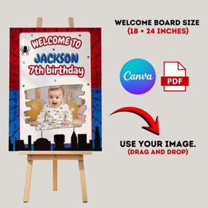 Op de afbeelding: Een set van drie keramische mokken met een gespikkelde, matte afwerking. De mokken zijn in cr&egrave;me, lichtgrijs en donkergrijs. Elke mok heeft een eenvoudig, minimalistisch ontwerp.